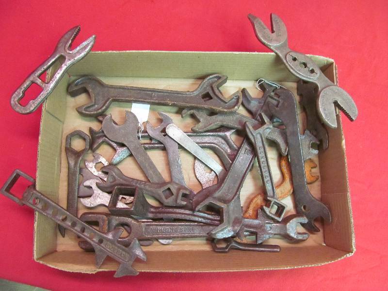lot 148 image: Group of Vintage Specialty Wrenches