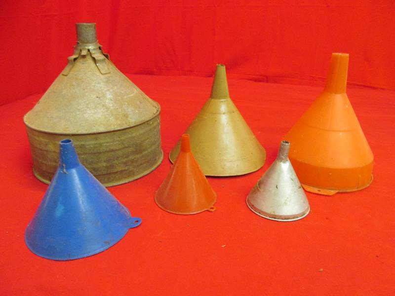 lot 191 image: Assortment of Funnels
