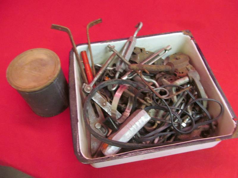 lot 208 image: Lot of Miscellaneous