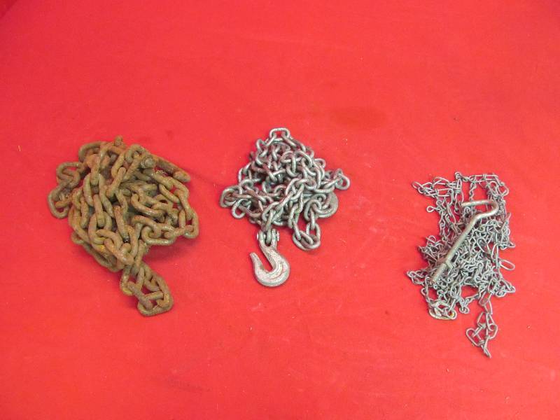lot 210 image: 2 Log Chains, Chain Link