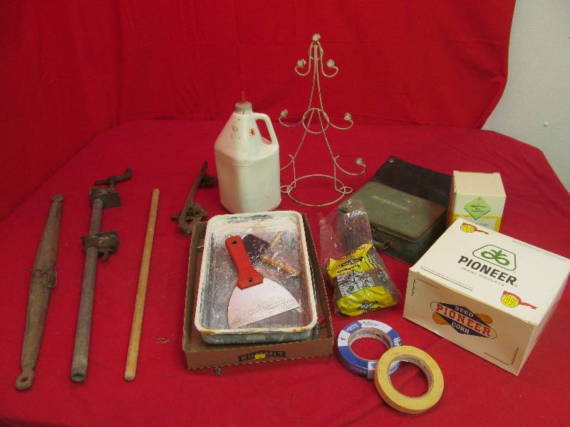 lot 215 image: Lot of Miscellaneous