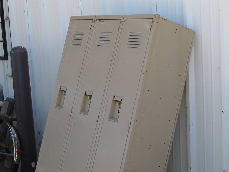 lot 7 image: School Lockers