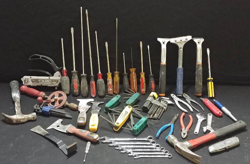 lot 35 image: Assorted Tools
