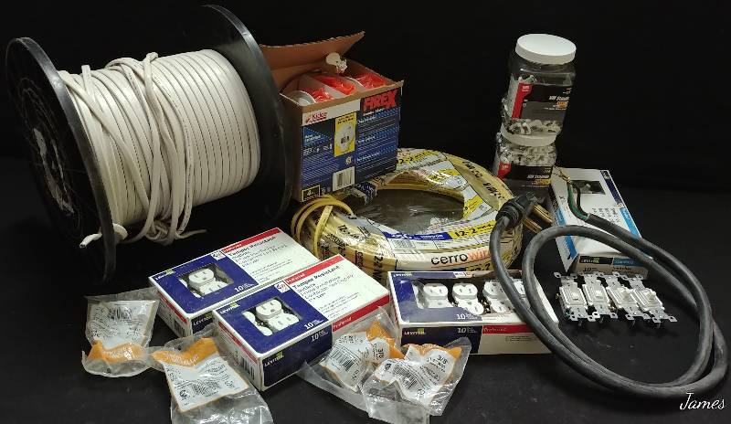lot 36 image: Electrical Supplies like-new