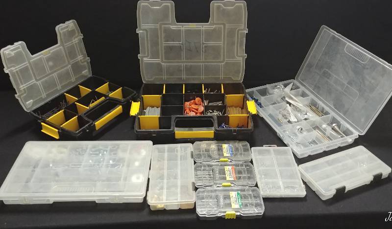 lot 39 image: Assorted Fastners& cases