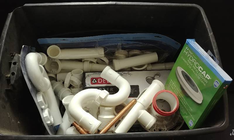 lot 41 image: Assorted Plumbing