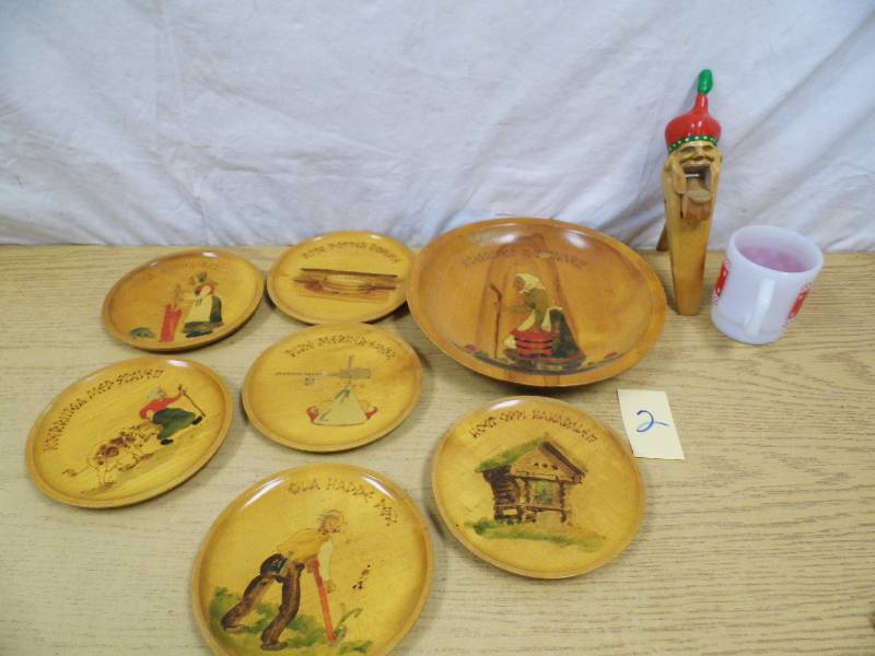 Wooden Plates - Nut Cracker