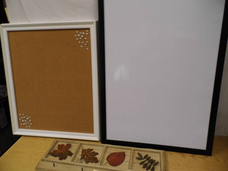 Whiteboard - Corkboard - Wall Hooks