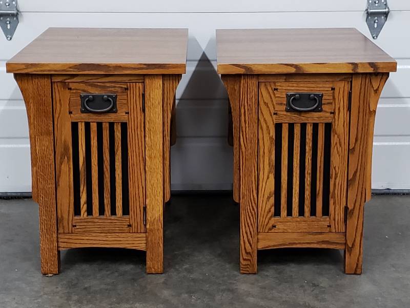 lot 7 image: Mission Style Matching Solid Oak End Tables  Nightstands
