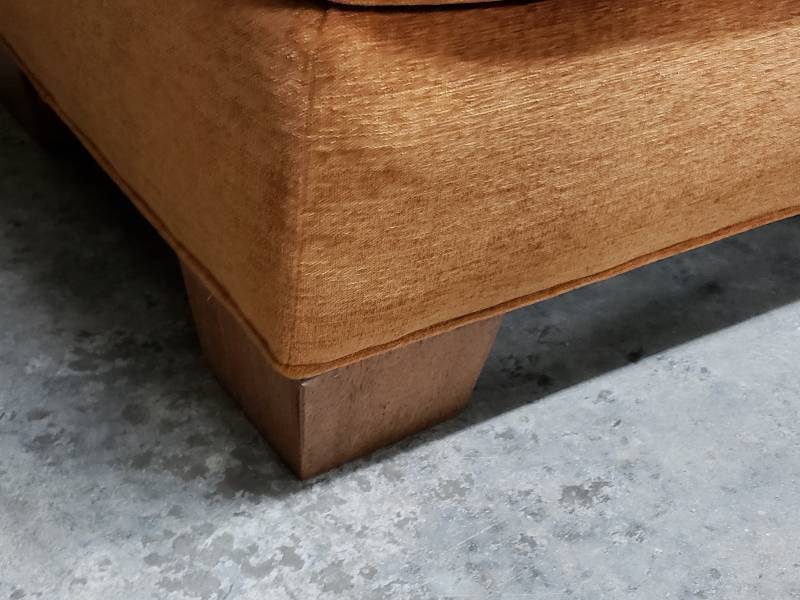 lot 21 image: Hekman Woodward Brand Upholstered Ottoman  Footstool