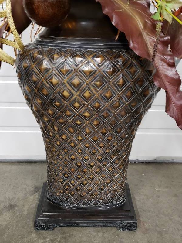 lot 50 image: Metal Floor Vase w Arrangement