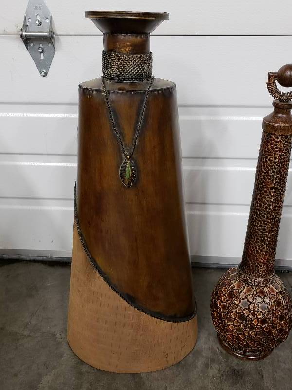 lot 58 image: (4) Metal, etc. Decor  Planter  Vase Items