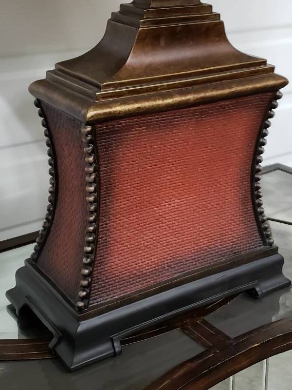 lot 117 image: Bombay Styled Ornate Table Lamp