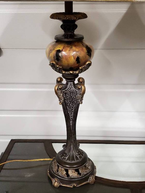 lot 118 image: (2) Metal Ornate Table Lamps