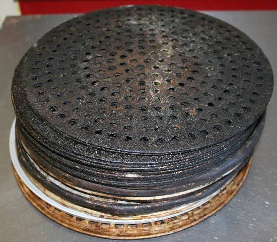 lot 7 image: Commercial Grade Pizza Pans
