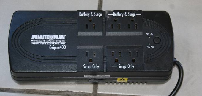 lot 22 image: Surge Protector with Battery Backup