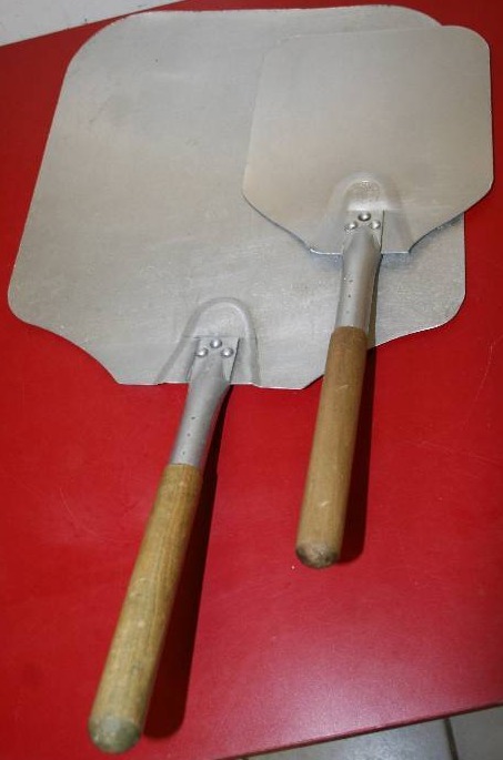 lot 72 image: Pizza Oven Spatulas