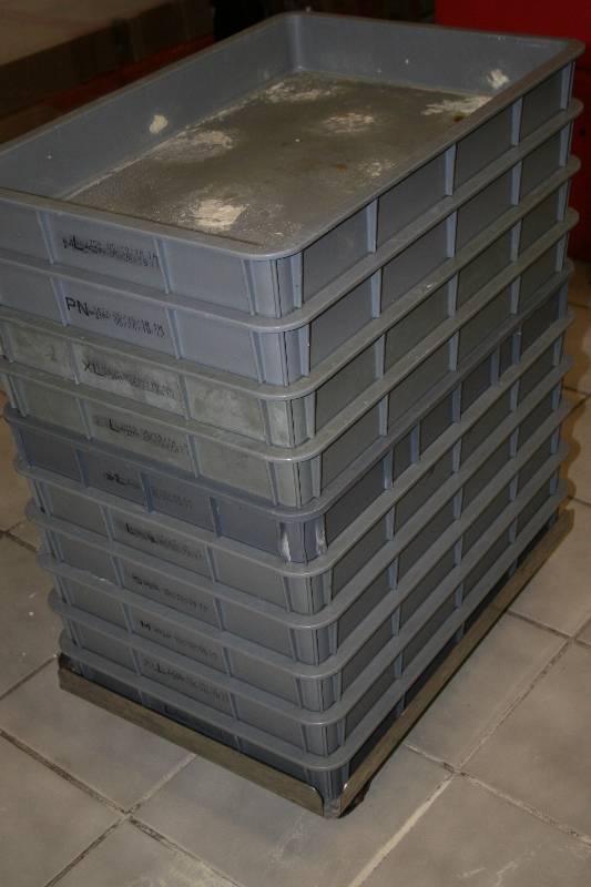 lot 96 image: Plastic Trays