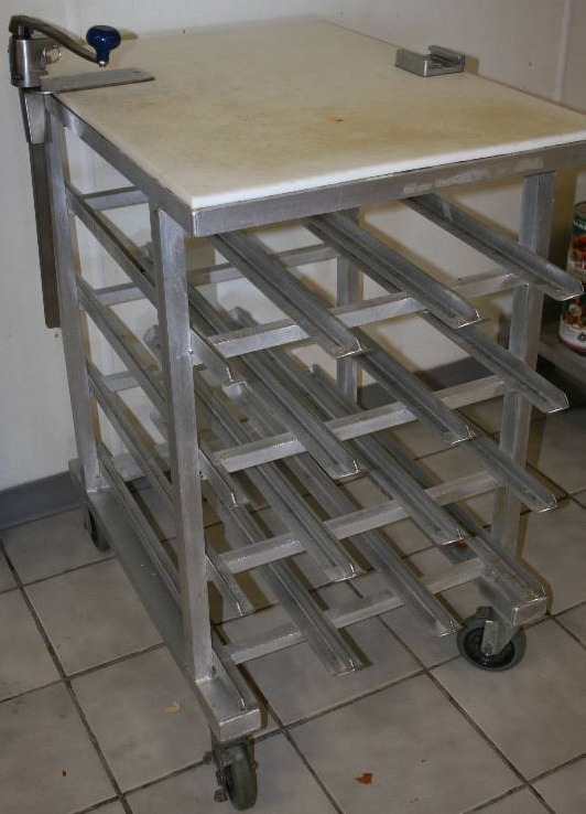 lot 139 image: Gallon Can Rack with Can Opener