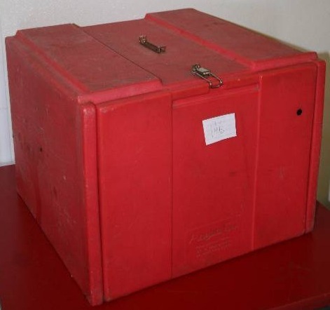 lot 146 image: Insulated Box