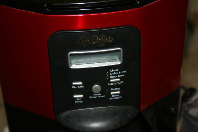 lot 151 image: Coffee Maker and Microwave
