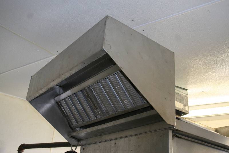lot 2 image: Commercial Pizza Oven