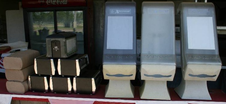 lot 164 image: Napkin Holders