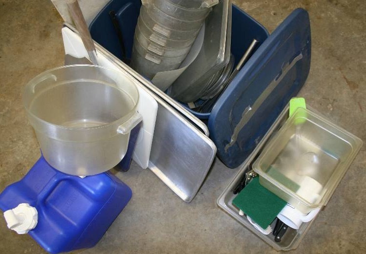 lot 178 image: Assorted Commercial Grade Restaurant Containers and Utensils