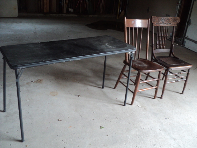 lot 5 image: folding table 20 x 40 and 2 chairs...