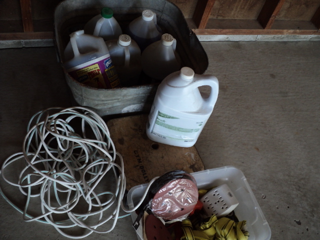 lot 10 image: square tub with windshield solution...