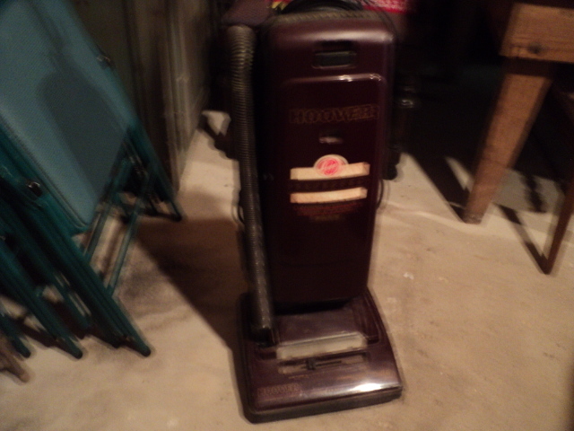 lot 23 image: Hoover vacuum cleaner...