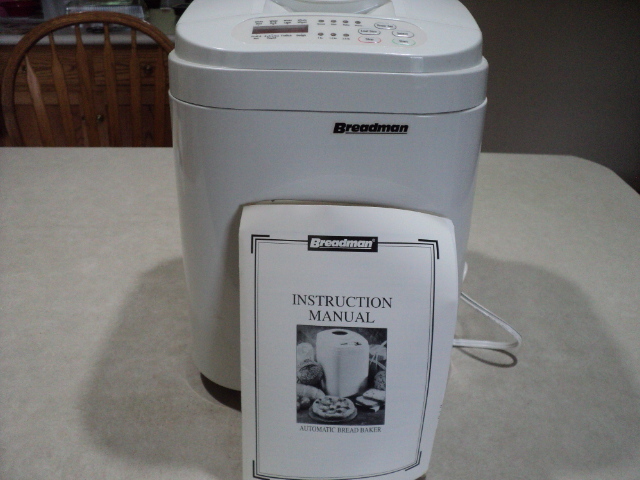 lot 29 image: automatic bread  baker...