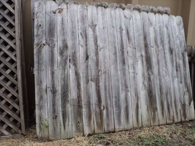lot 32 image: 3 wood fence panels - 7 - 8 long ...