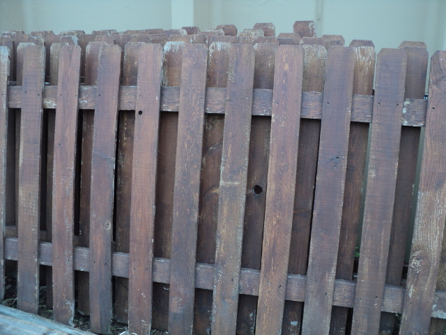 lot 36 image: 7 fence panels 5-long x 4 tall...