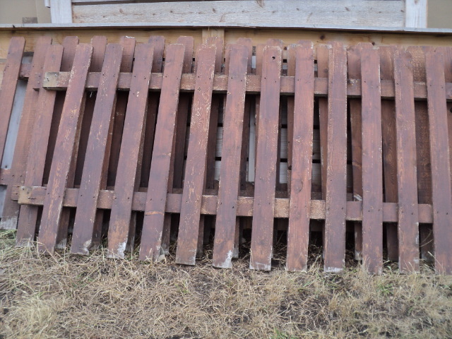 lot 37 image: 3 fence panels 7-9 long x 4 tall...