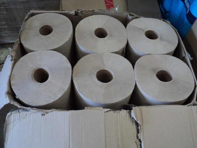 lot 122 image: 6 rolls of paper towels...
