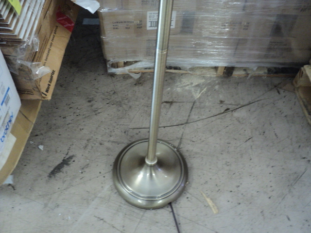 lot 136 image: lamp - missing globe...