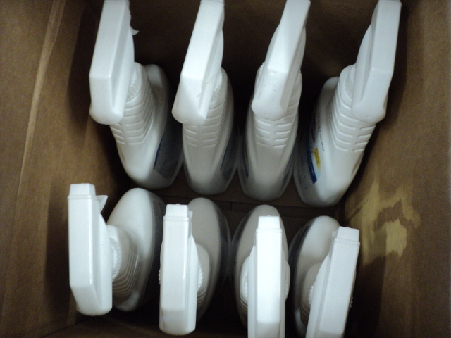 lot 141 image: 8 bottles of Clorox Bleach Germicid...