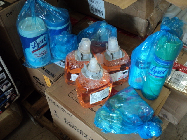 lot 149 image: 4 refills of Gojo handwash, Lysol d...