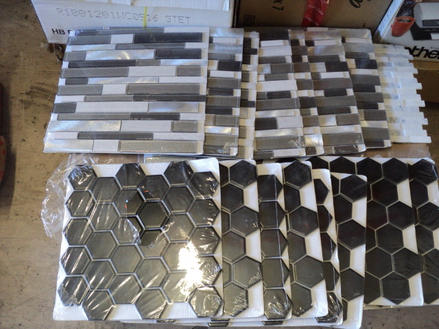 lot 193 image: 17 squares of mosaic accent tile...