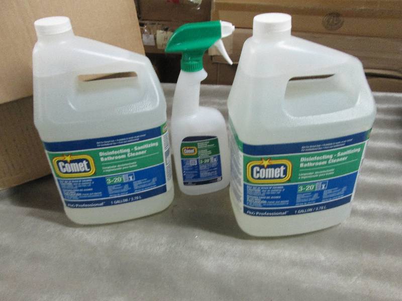 Lot of 2 Gallons Comet Bathroom Cle...