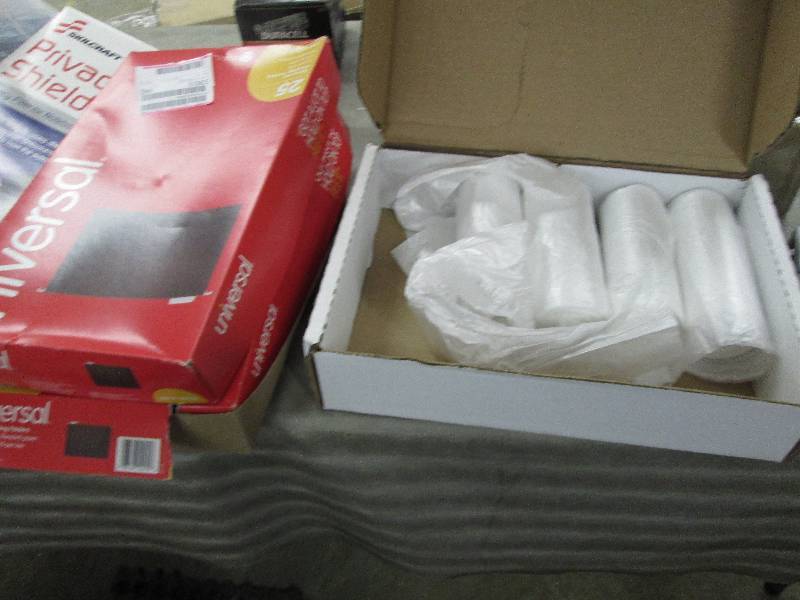 2 Boxes of 25 Universal Legal Hangi...
