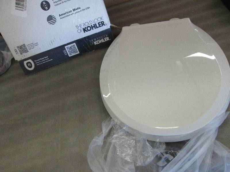 Kohler Round Bowl Seat  open box...