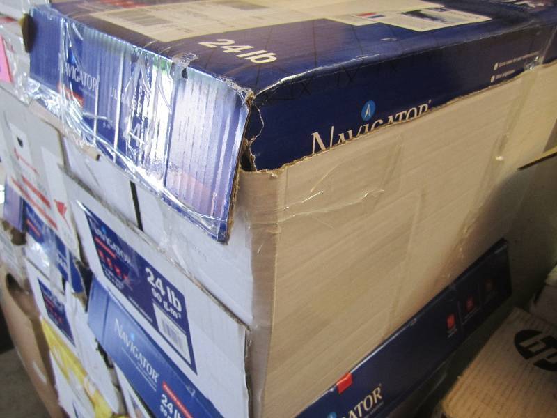 lot 7 image: Case of 2500 Sheets of 11 x 17 Pa...