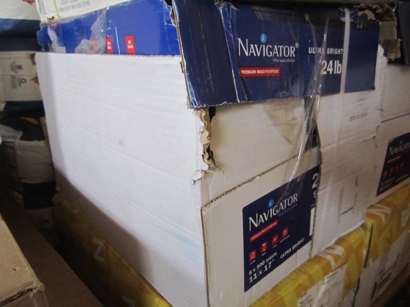 lot 8 image: Case of 2500 Sheets of 11 x 17 Pa...