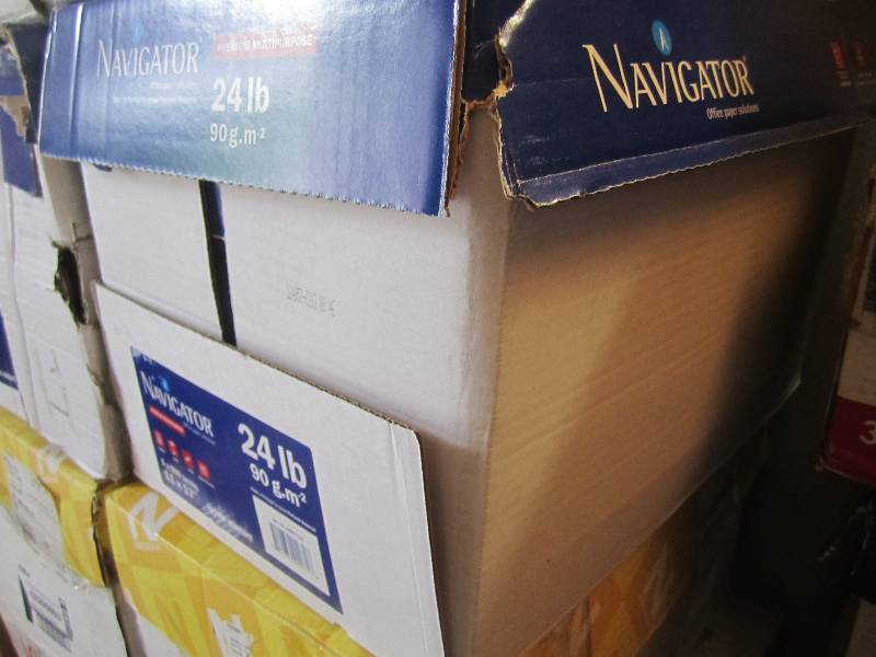 lot 9 image: Case of 2500 Sheets of 11 x 17 Pa...