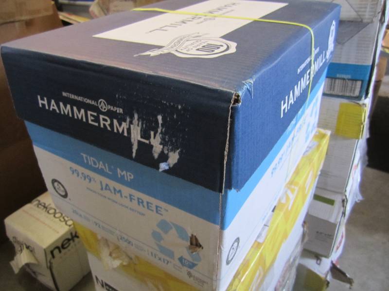 lot 27 image: Case of 2500 Sheets of 11 x 17 Pa...