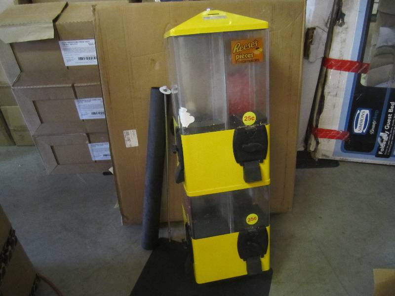 lot 32 image: Double Decker 8-In-1 Candy Dispensi...