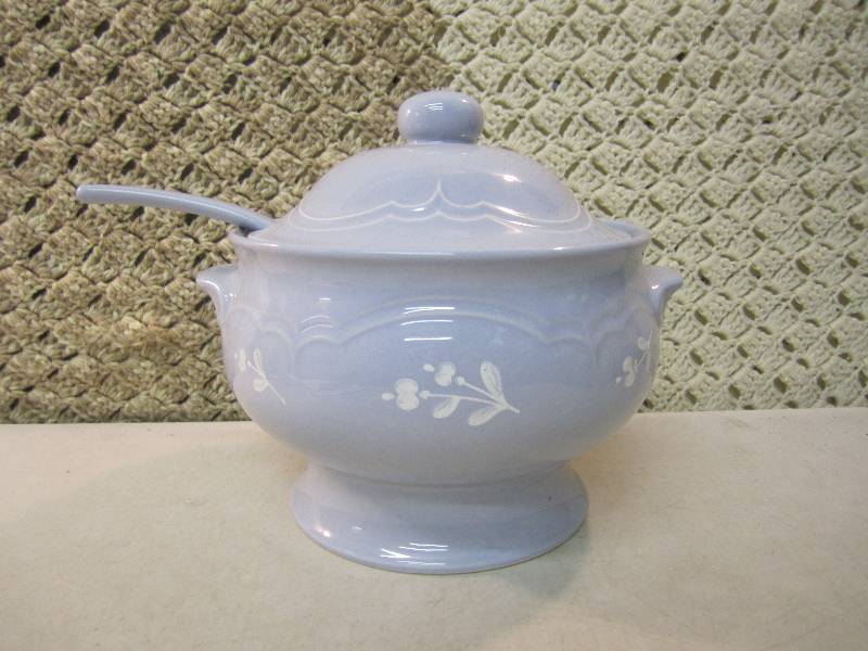 lot 37 image: Pfaltzgraff Soup Tureen with Ladle ...