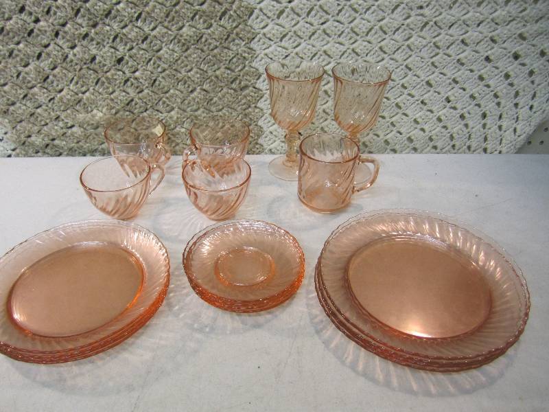 lot 39 image: Pink Glass Plates Cups Glasses  CS...